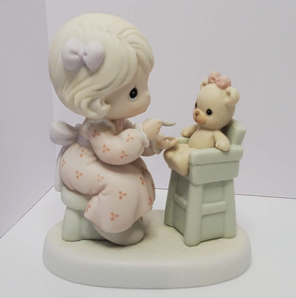 Members Only 'Sharing' Figurine Precious Moments 1994 (PM942)